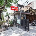 Oyo 227 Hotel Sebelas Syariah