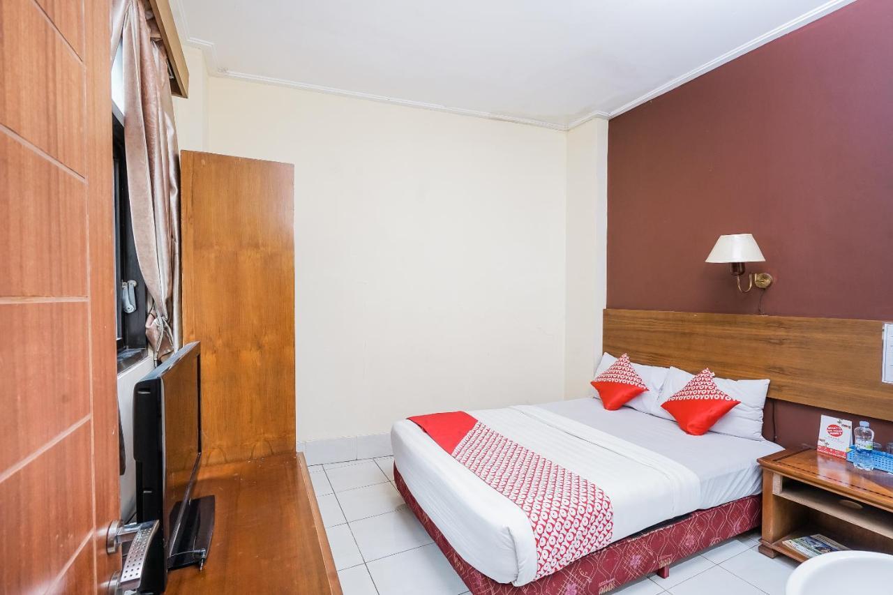 Hotel Oyo 227 Sebelas Syariah